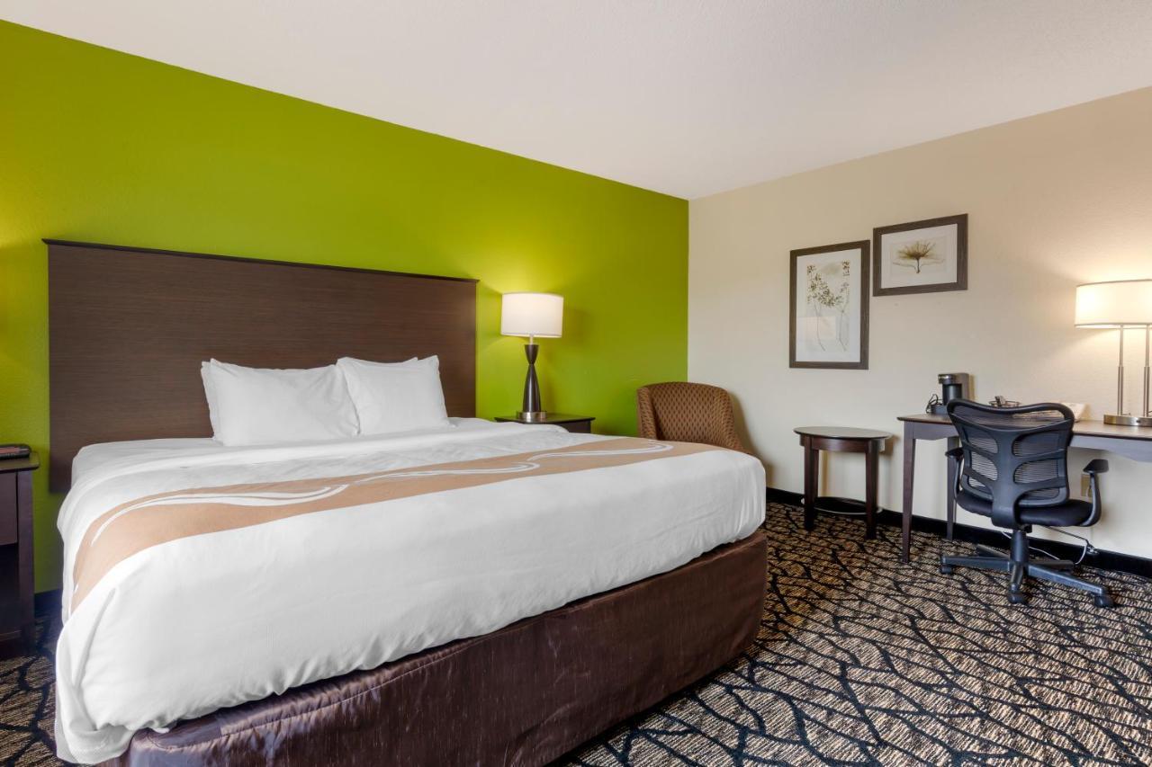 Quality Inn Ошкош Экстерьер фото