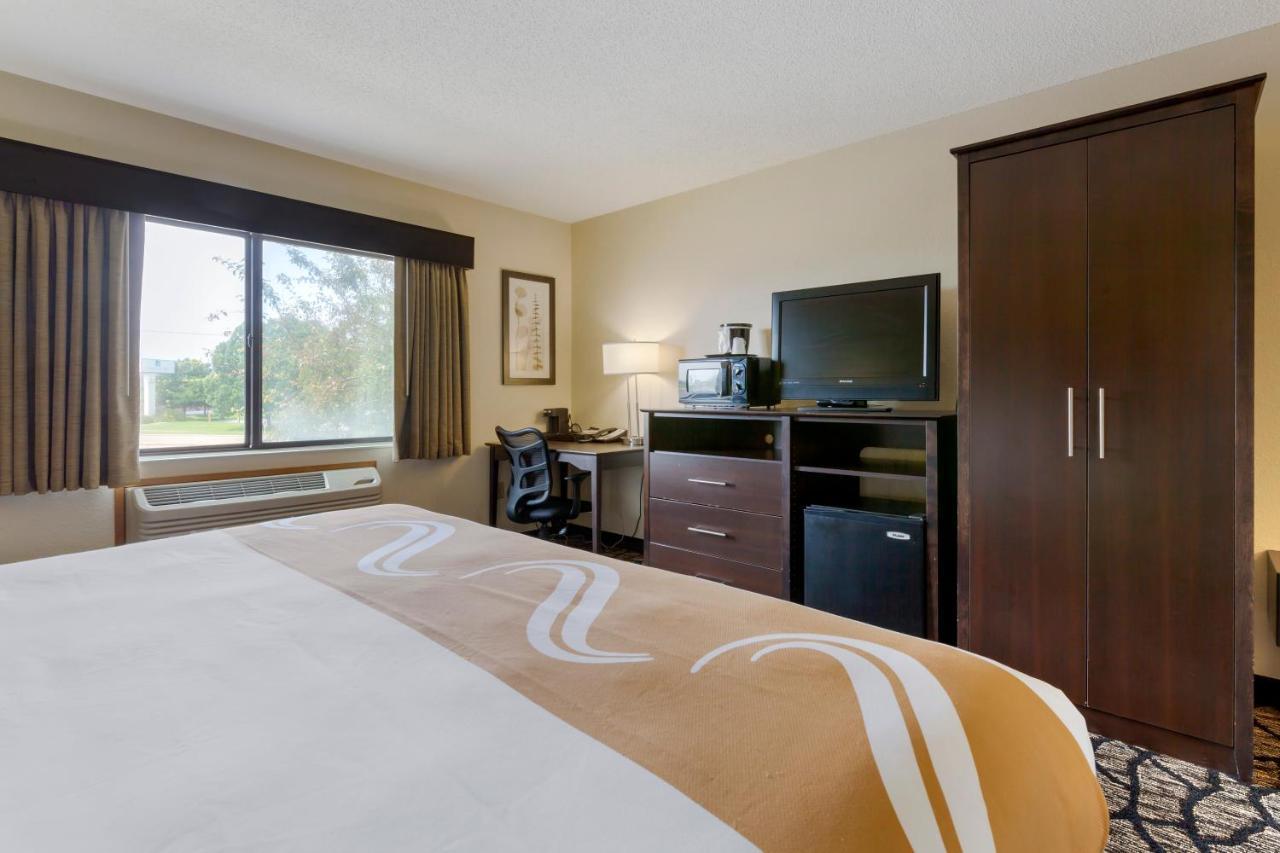 Quality Inn Ошкош Экстерьер фото