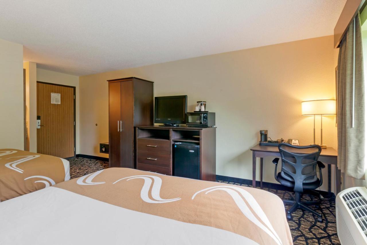 Quality Inn Ошкош Экстерьер фото