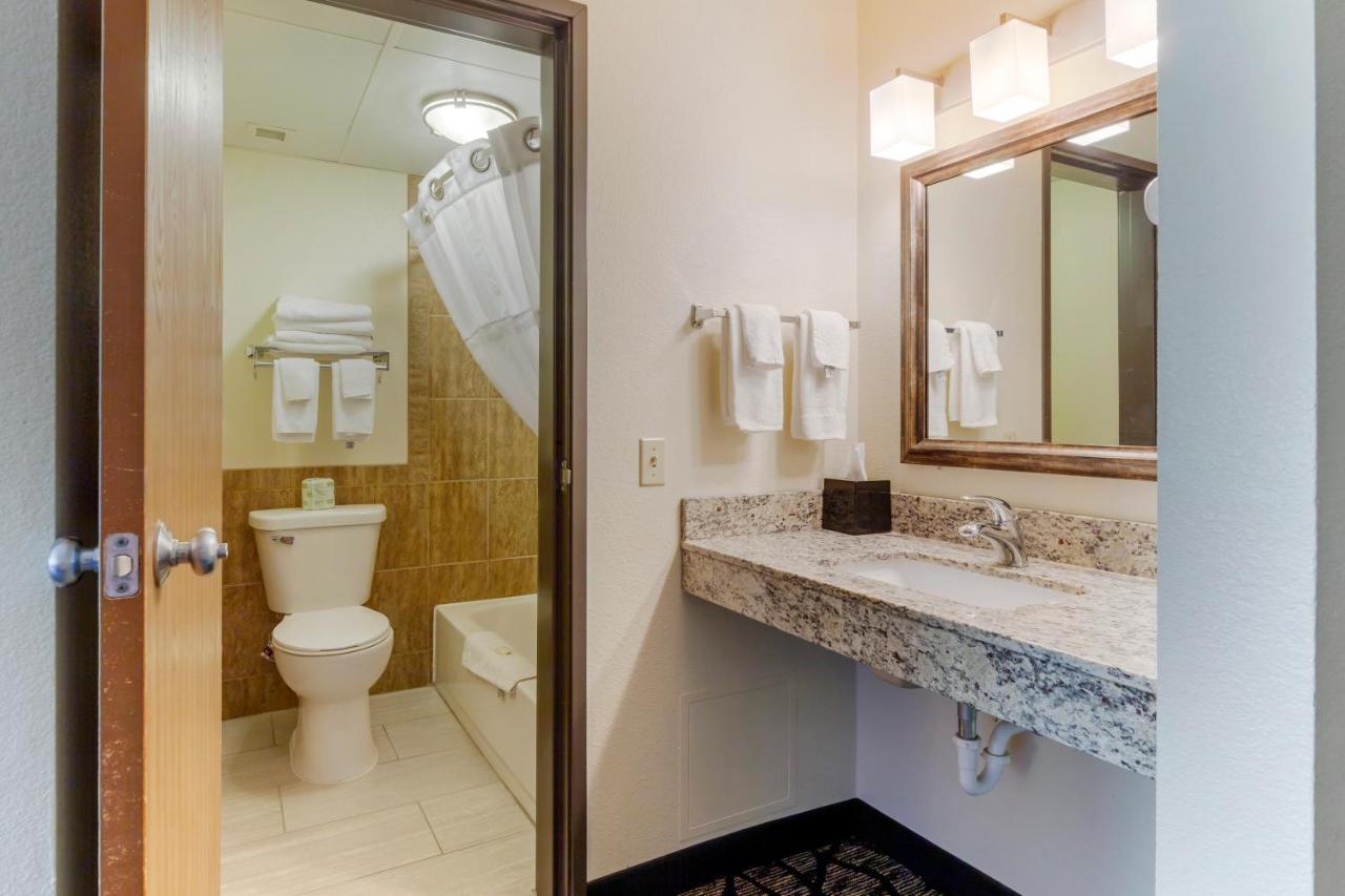 Quality Inn Ошкош Экстерьер фото