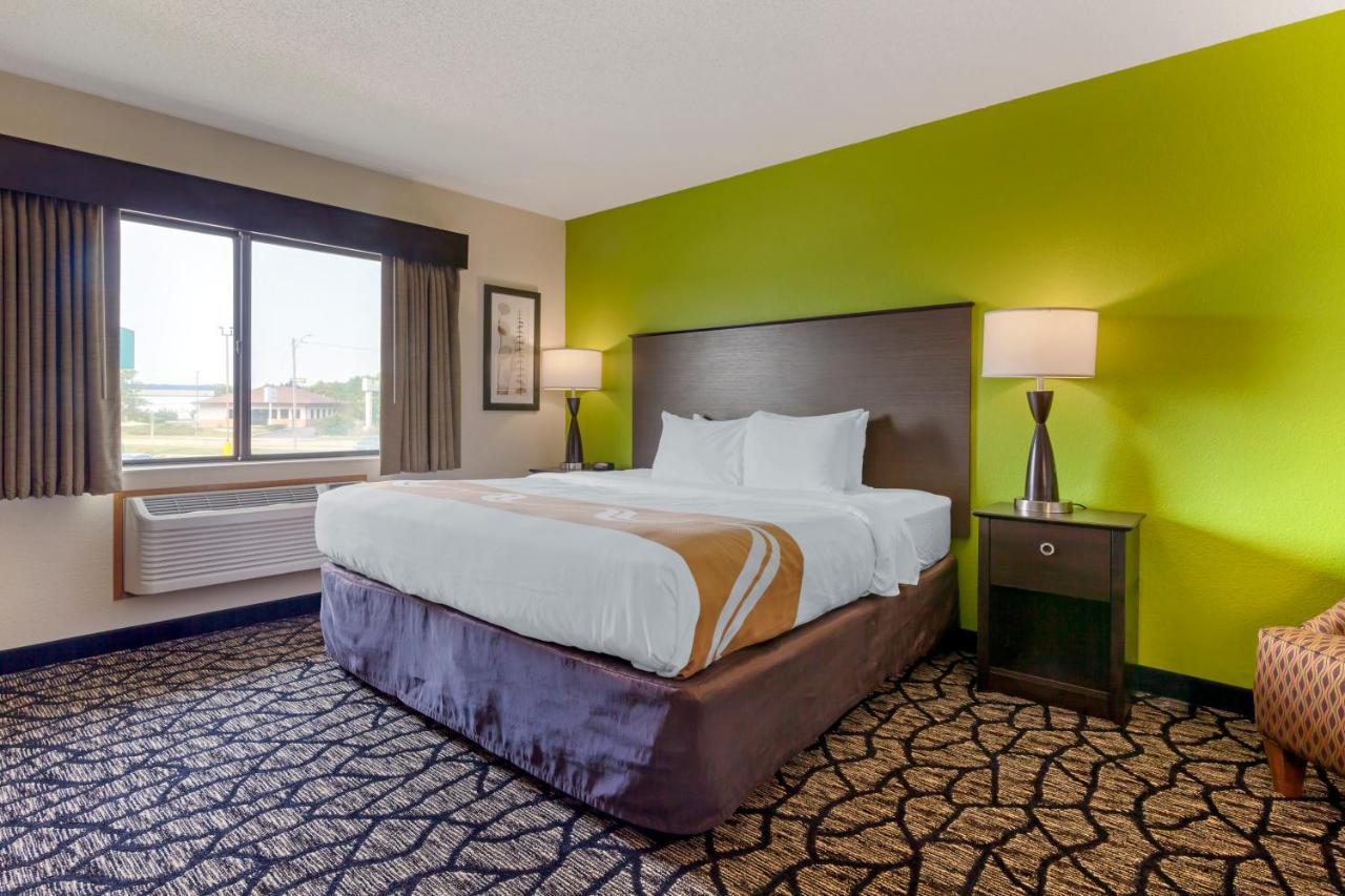 Quality Inn Ошкош Экстерьер фото