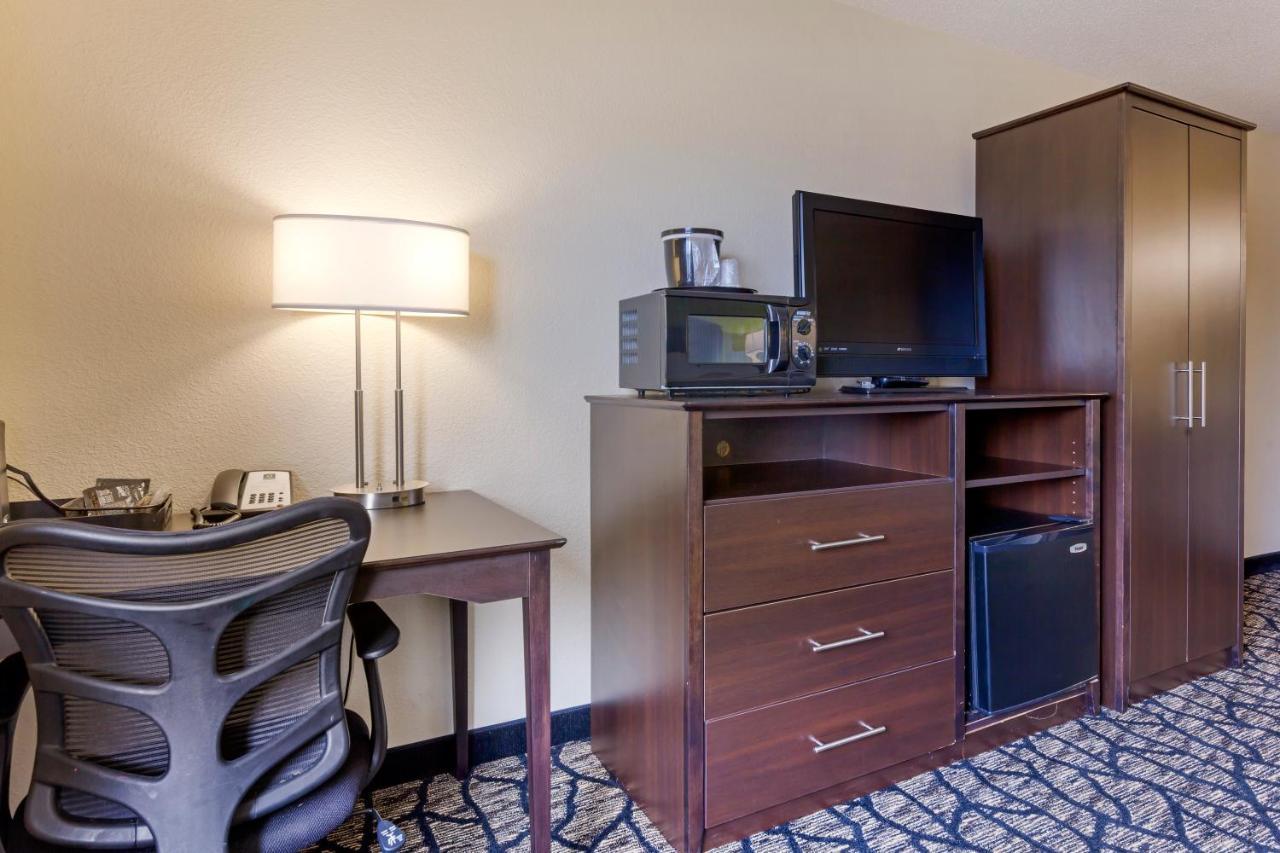 Quality Inn Ошкош Экстерьер фото