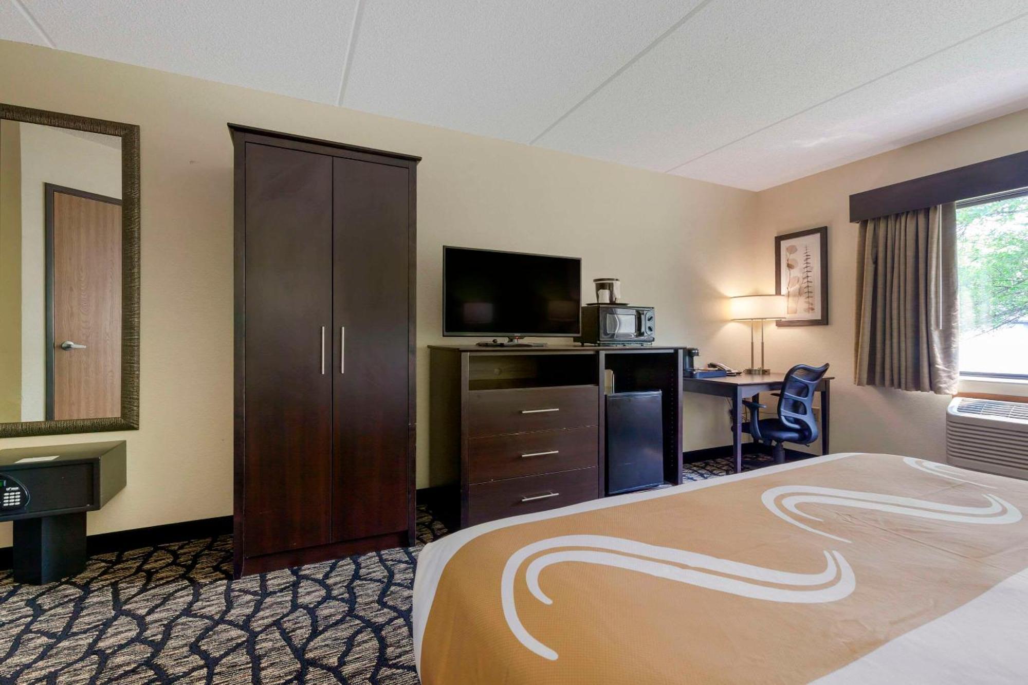 Quality Inn Ошкош Экстерьер фото